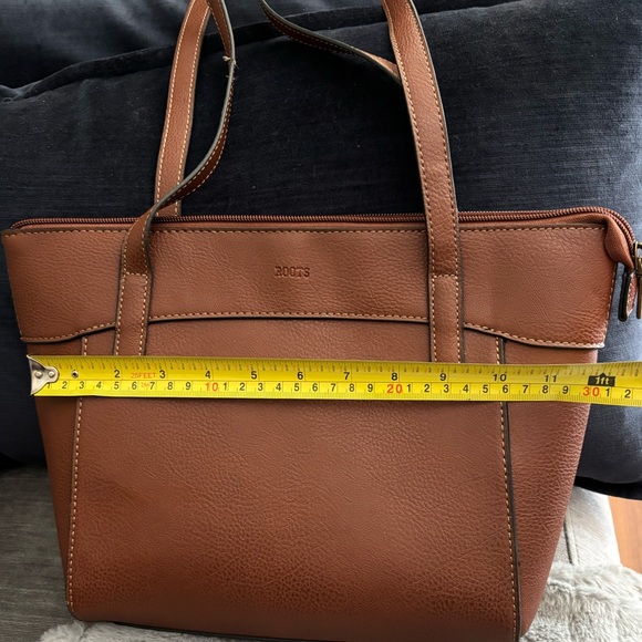 ROOTS Brown Leather zip tote bag - Picture 10 of 11